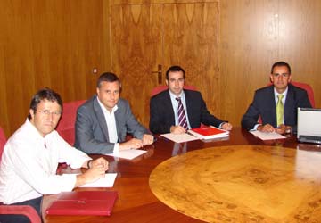 Visita de traballo do xerente de Conetic, Pedro Chillón, á sede Ineo en Vigo