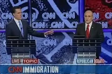 Romney e Guiliani discutindo sobre inmigración