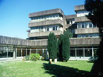 01facultad_claustro02.jpg