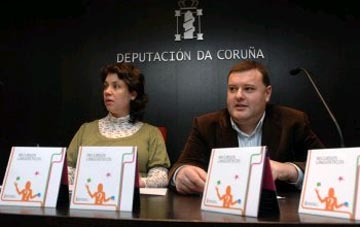 Xoán Manuel Sande e Ermitas Valencia presentando Recursos Lingüísticos