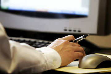 Computer_mouse_hand_image_op_800x533-2.jpg