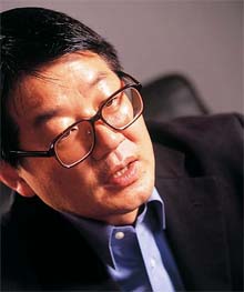 Ryosuke Kuwata retratado pola cámara de Katsumi Kurihara