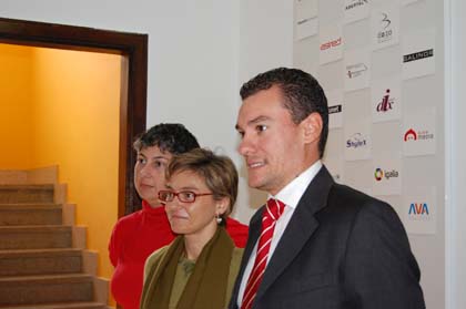 Luz Castro, Beatriz Legerén e Miguel Casal, membros da directiva