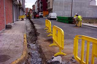Imaxe das obras de despregamento de R en Melide publicada en La Voz