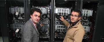 Luis Landesa (Universidade de Estremadura) e Fernando Obelleiro (Universidade de Vigo) nas instalacións do Finis Terrae no CESGA