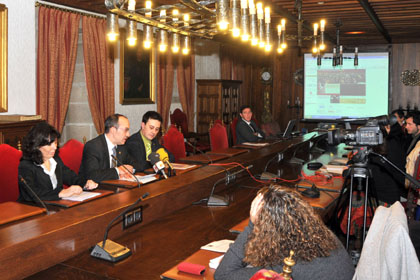 Presentación do foro fotografada por Santi Alvite