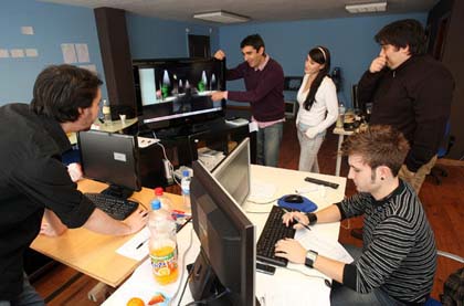 O equipo de traballo de Continental Games, fotografado recentemente por El Faro de Vigo