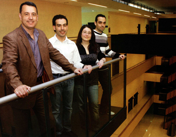 Membros do grupo da UDC nunha imaxe publicada na web da Asociación Española Contra o Cancro, AECC